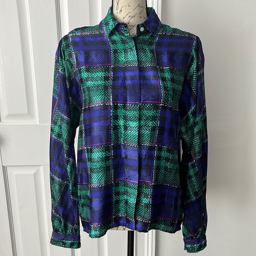 Julien Styled in Paris Silky Blouse